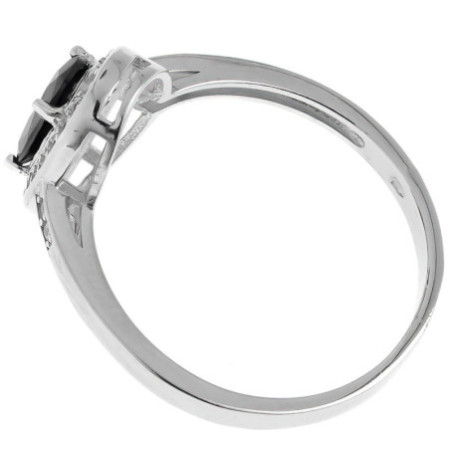 Strieborný prsteň - čierny oválny zirkón, číre okrúhle zirkóny | Argento.sk