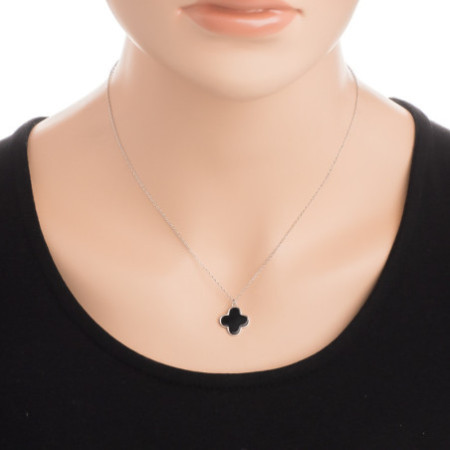 Strieborný náhrdelník - štvorlístok, syntetický kameň čierny ónyx, dĺžka 43 až 46 cm | Argento.sk