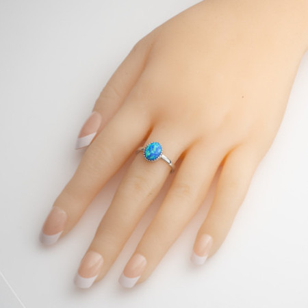 Strieborný prsteň - modrý oválny syntetický opál | Argento.sk
