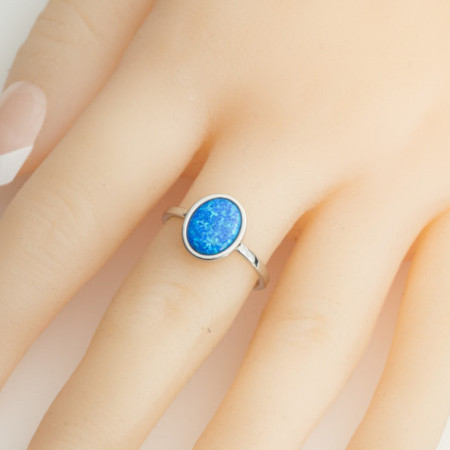 Strieborný prsteň - modrý oválny syntetický opál | Argento.sk