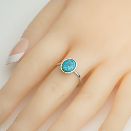 Strieborný prsteň - zelený oválny syntetický opál | Argento.sk