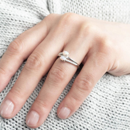 Strieborný prsteň - ružové oválne syntetické opály, číre okrúhle zirkóny | Argento.sk