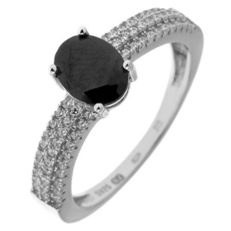 Strieborný prsteň - čierny oválny zirkón, číre okrúhle zirkóny | Argento.sk