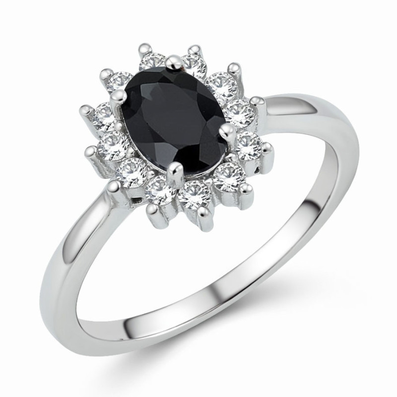 Strieborný prsteň - čierny oválny zirkón, číre okrúhle zirkóny | Argento.sk
