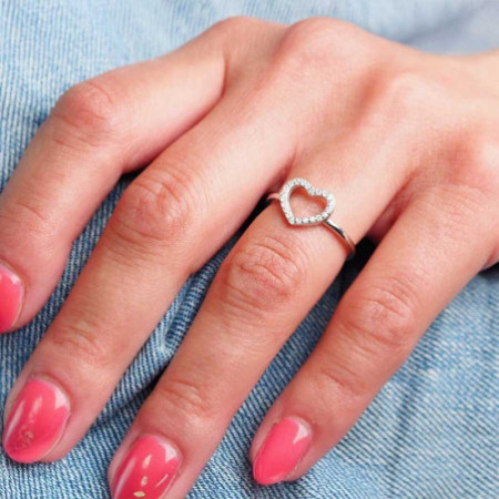 Strieborný prsteň - srdiečko, číre okrúhle zirkóny | Argento.sk