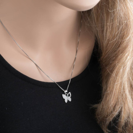 Strieborný prívesok - motýľ, číre okrúhle zirkóny | Argento.sk