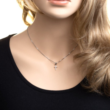Strieborný prívesok - krížik, číre okrúhle zirkóny | Argento.sk