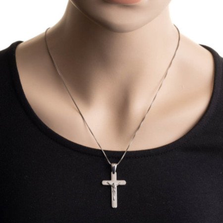 Strieborný prívesok - krížik s Ježišom | Argento.sk