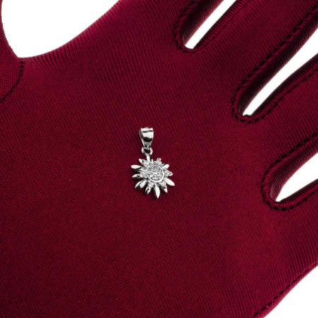 Strieborný prívesok - slnko, číre okrúhle zirkóny | Argento.sk