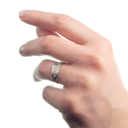Strieborný prsteň s gravírom