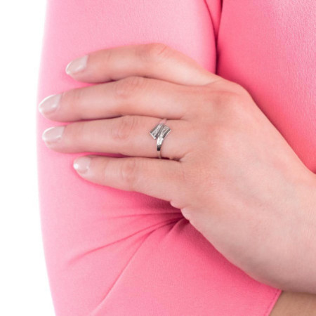 Strieborný prsteň s gravírom