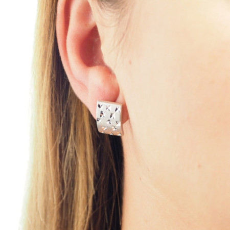 Strieborné náušnice vzorované RP