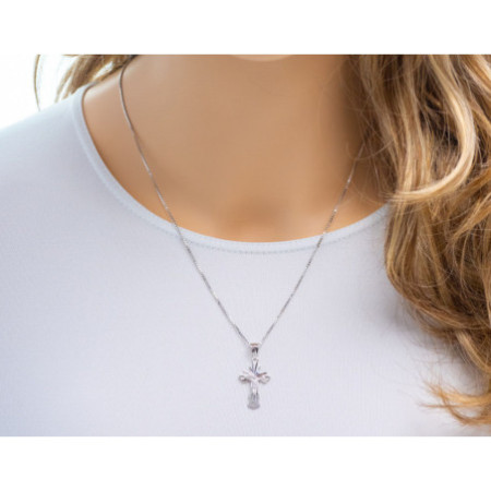 Strieborný prívesok krížik