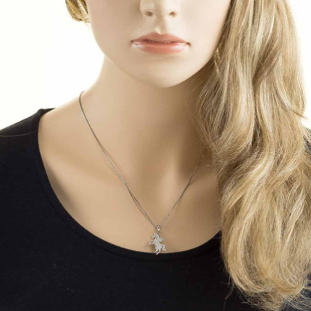 Strieborný prívesok jednorožec so zirkónmi