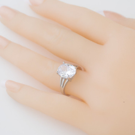 Strieborný prsteň - číry oválny zirkón | Argento.sk