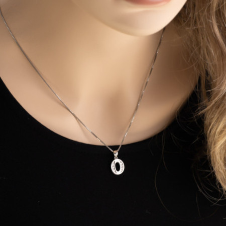 Strieborný prívesok - písmeno O, číre okrúhle zirkóny | Argento.sk