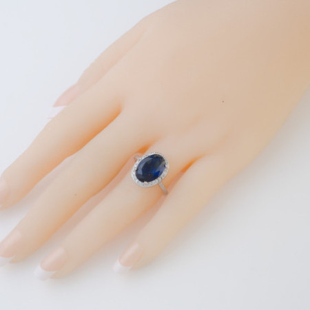 Strieborný prsteň - modrý oválny zirkón, číre okrúhle zirkóny | Argento.sk