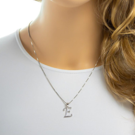 Strieborný prívesok - písmeno E, číre okrúhle zirkóny | Argento.sk